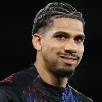 Ronald Araújo visualiza final contra o Real Madrid, antes do Benfica x Barcelona na Champions League