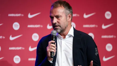 Hansi Flick admite rotação a pensar no Benfica. Foto: Eric Alonso/Getty Images.