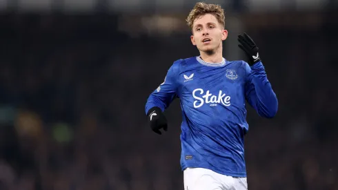 Jesper Lindstrom considerado o pior atacante da Europa. Foto: Getty Images