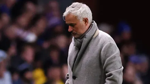 José Mourinho não estará nos quartos de final da Europa League com o Fenerbahçe. Foto: Getty.