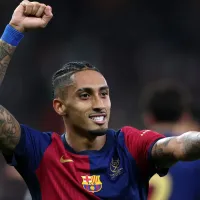 Manchester United oferece 70 milhões de euros para tirar Raphinha do Barcelona, diz portal