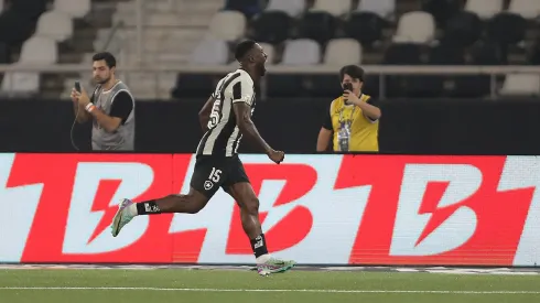 Polémica entre Angola e o Botafogo por causa da lesão de Bastos. Foto: Getty Images.