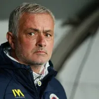 José Mourinho causa polémica e aperta o nariz de treinador do Galatasaray após clássico com Fenerbahçe; Veja vídeo