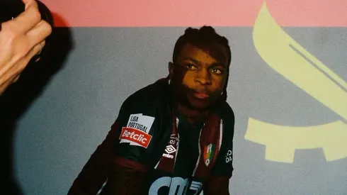 Chico Banza à procura de afirmar-se no Estrela da Amadora. Foto: CFEA.