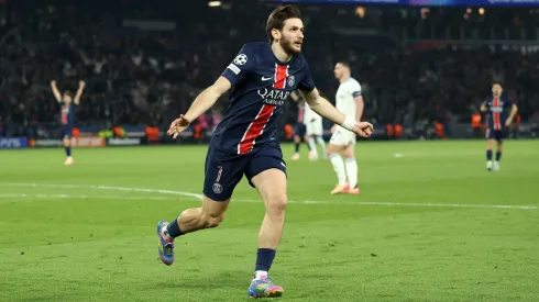Khvicha Kvaratskhelia pelo PSG na Champions League. Foto: Getty Images