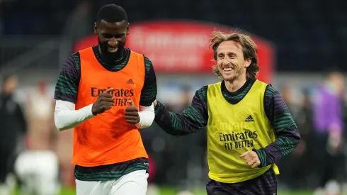 Antonio Rudiger e Luka Modric, jogadores do Real Madrid, alegadamente desentenderam-se após a final contra o Barcelona. Foto: Getty