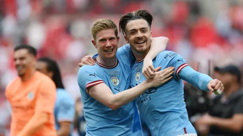 Kevin de Bruyne e Jack Grealish podem atuar juntos no Nápoles na próxima temporada. Foto: Shaun Botterill/Getty Images