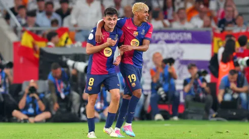 Pedri e Yamal a celebrarem juntos um golo do Barcelona, antiga equipa de Luis Suárez, contra o Real Madrid. Foto: Getty