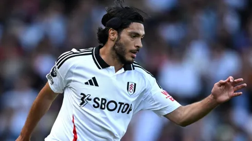 Raúl Jiménez renovou por uma época pelo Fulham. Foto: Justin Setterfield/Getty Images
