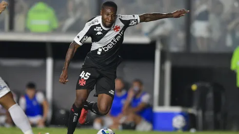 Loide Augusto protagoniza momento insólito no Brasil. Foto: Thiago Ribeiro/AGIF