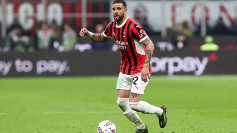 Kyle Walker foi associado ao interesse do Fenerbahçe, mas poderá estar perto de assinar pelo Everton.