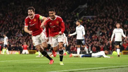Harry Maguire e Cristiano Ronaldo a comemoraram um golo do Manchester United. Foto: Getty