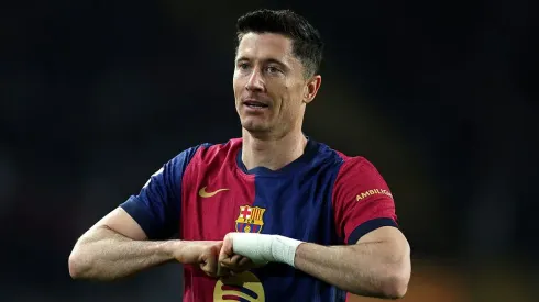 Robert Lewandowski esteve perto de deixar o Barcelona. Foto: Getty Images