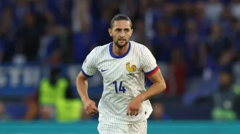 Adrien Rabiot pode regressar a Itália. Foto: Alexander Hassenstein/Getty Images