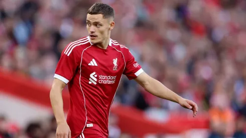 O alemão Florian Wirtz bateu o recorde de transferências na Premier League, com o Liverpool a pagar €125 milhões ao Bayer Leverkusen.