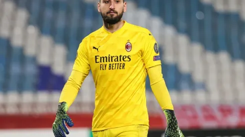 Crvena Zvezda v AC Milan - UEFA Europa League Round Of 32 Leg One