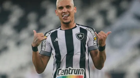Palmeiras está próximo em acertar com atacante do Botafogo