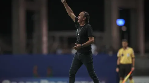 Cuca comemora o título do Brasileirão (Foto: Pedro Souza/Atlético)