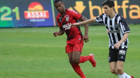 Atlético-MG e Athletico-PR se enfrentam para saber quem será bicampeão da Copa do Brasil (Foto: Fernando Moreno/AGIF)