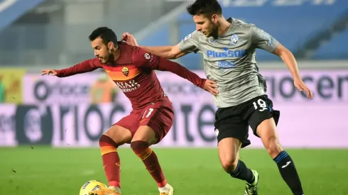 Atalanta e Roma, em campo pelo Campeonato Italiano (Foto: Getty Images)