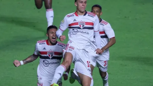 Vítor Bueno encabeça a lista de jogadores negociáveis do São Paulo