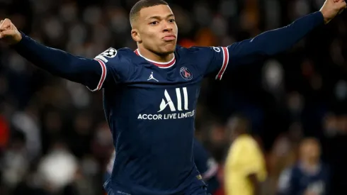 Dirigente do PSG atualiza situação do Mbappé no clube