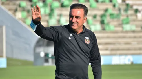 Após especulações, Carlos Carvalhal abre o jogo sobre possível contratação