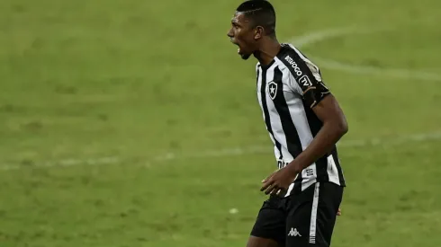 Kanu pode disputar a Série A do Brasileirão pelo Corinthians em 2022 (Foto: Thiago Ribeiro/AGIF)