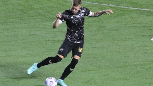 Klaus é um dos possíveis reforços do Botafogo (Foto: Fernanda Luz/AGIF)