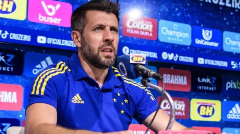 Paulo Pezzolano rasga elogios ao Cruzeiro (Foto: Gustavo Aleixo/Cruzeiro)
