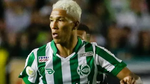 Sorriso, em campo pelo Juventude (Foto: Luiz Erbes/AGIF)