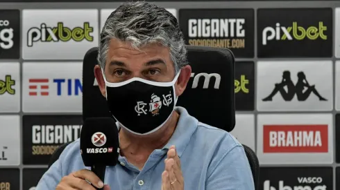 Carlos Brazil falou sobre a saída de Lucão (Foto: Thiago Ribeiro/AGIF)