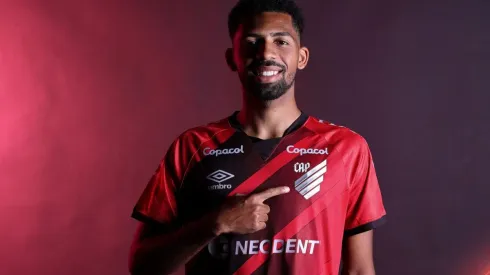 Matheus Fernandes é o novo reforço do Furacão (Foto: Fabio Wosniak/athletico.com.br)