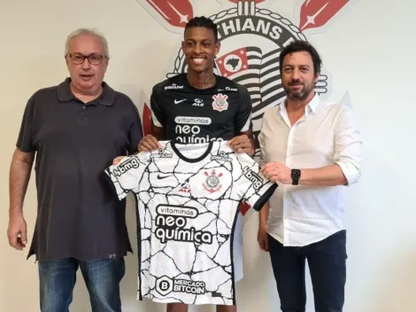 Corinthians anuncia contratação de jogador para posição pedida por Sylvinho