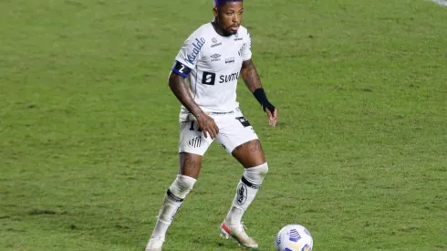 Santos v Athletico Paranaense - Brasileirao 2021