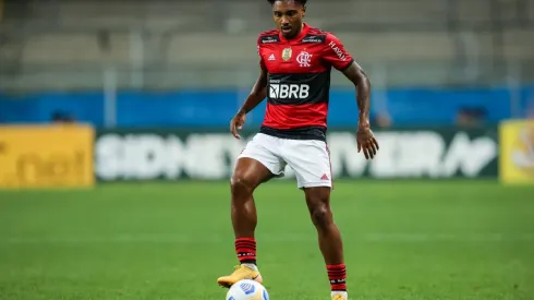 Vitinho está no Flamengo desde 2018