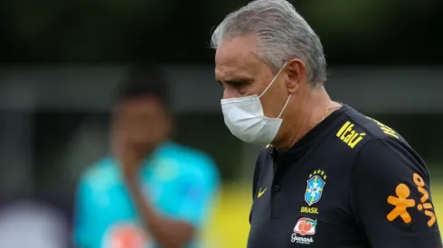 Tite precisou mudar a equipe para o duelo contra o Paraguai (Foto: Fernando Moreno/AGIF)