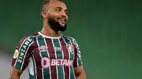 Samuel Xavier assina novo contrato com o Fluminense, válido até 2023 (Foto: Thiago Ribeiro/AGIF)