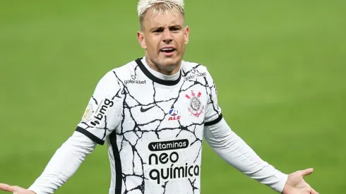 Róger Guedes marcou duas vezes diante do São Bernardo (Foto: Getty Images)