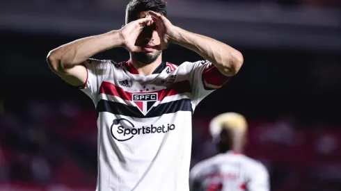 Jonathan Calleri, em campo pelo São Paulo (Foto: Ettore Chiereguini/AGIF)