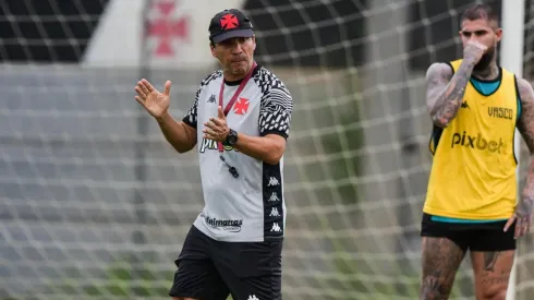 Zé Ricardo terá duas novas opções no elenco do Vasco (Foto: Thiago Ribeiro/AGIF)