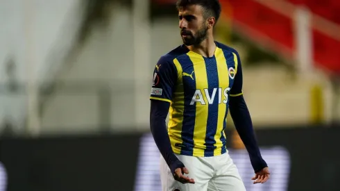 Diego Rossi vai ficar na Europa