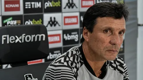 Zé Ricardo pode realizar mudanças no time titular do Vasco para o confronto da Copa do Brasil (Foto: Thiago Ribeiro/AGIF)