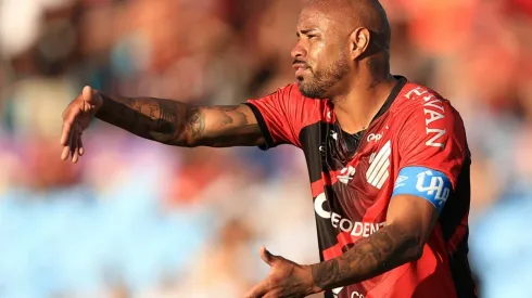 Thiago Heleno, zagueiro e capitão do Athletico (Foto: Getty Images)