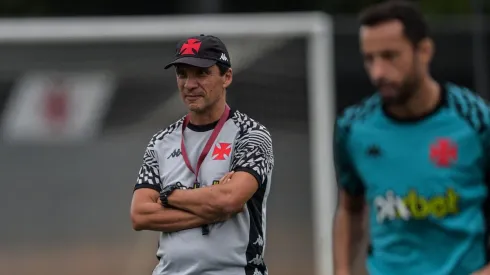 Zé Ricardo mexe na equipe para o confronto contra a Ferroviária (Foto: Thiago Ribeiro/AGIF)