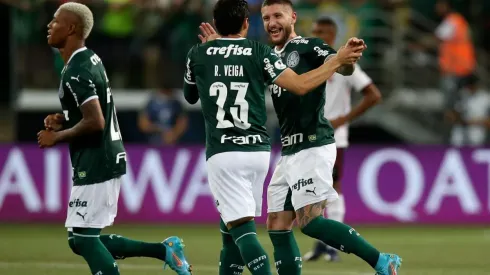 Zé Rafael comemora com os companheiros o título da Recopa (Foto: Getty Images)