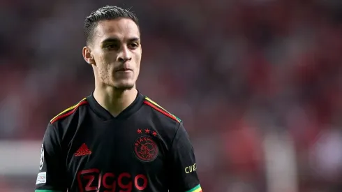 SL Benfica v AFC Ajax: Round Of Sixteen Leg One - UEFA Champions League