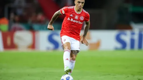 Renzo Saravia jogou pelo Internacional