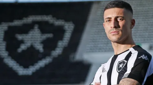 Botafogo anuncia a primeira contratação na Era John Textor (Foto: Vitor Silva / Botafogo)