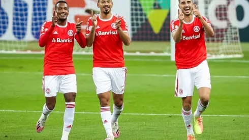 Ao lado de Edenilson e Thiago Galhardo, Rodrigo Lindoso foi vice-campeão brasileiro em 2020